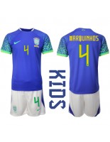 Brazílie Marquinhos #4 Venkovní dres pro děti MS 2022 Krátký Rukáv (+ trenýrky)